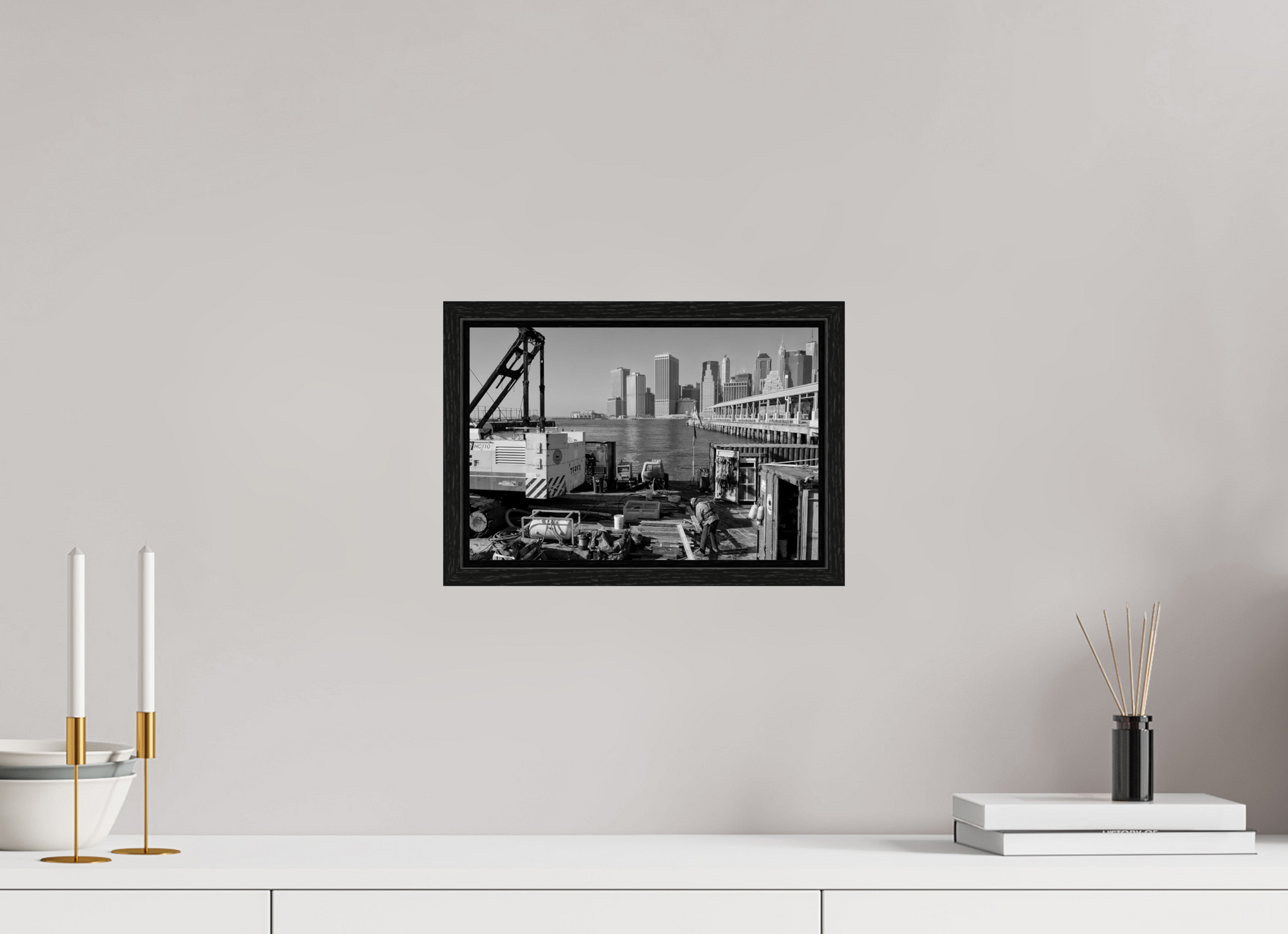 New York City Street Photography - Workers in front of Skyline b&w