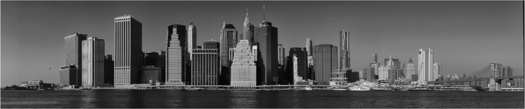 New York City Street Photography - Skyline extreme b&w