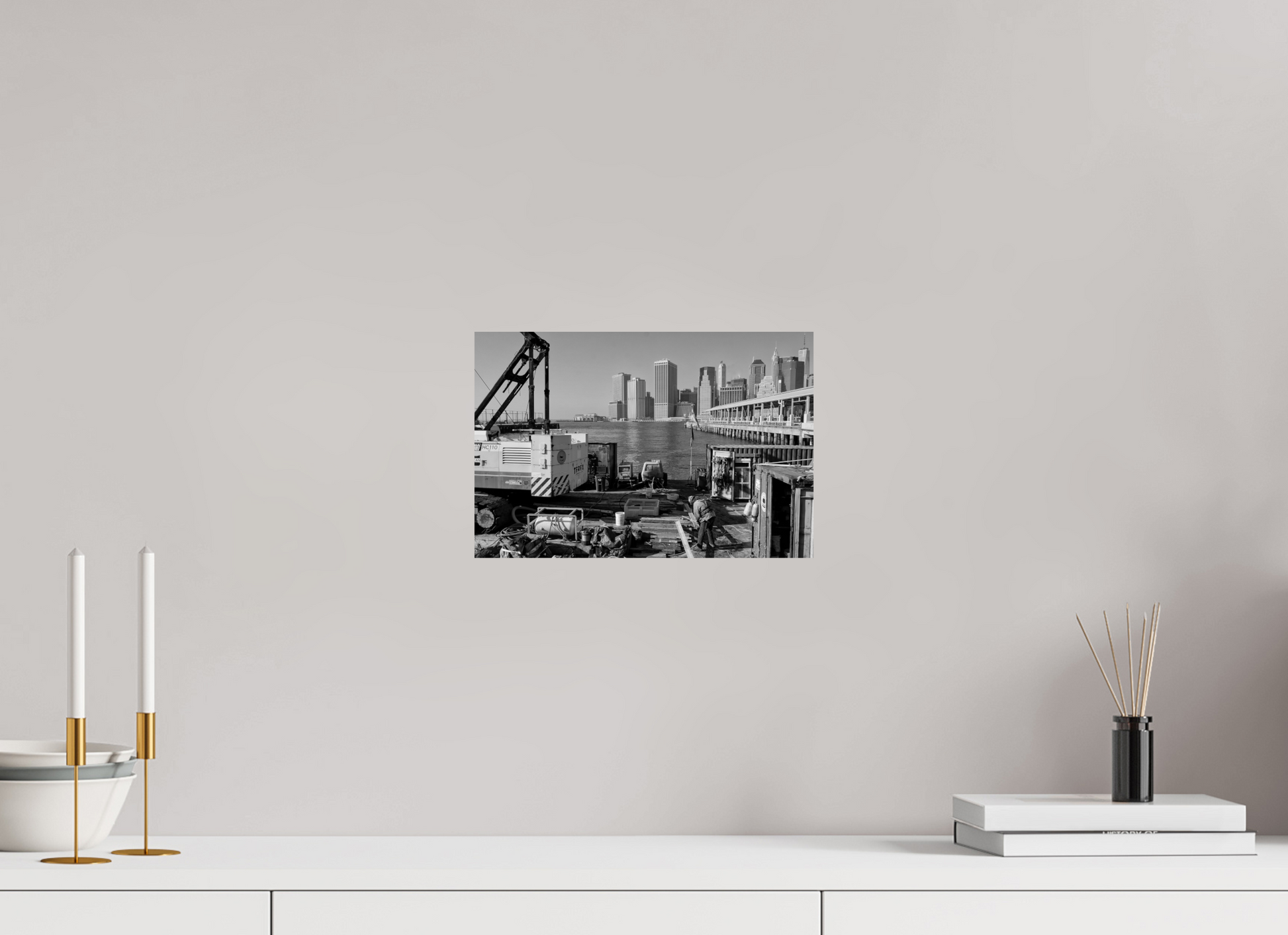 New York City Street Photography - Workers in front of Skyline b&w