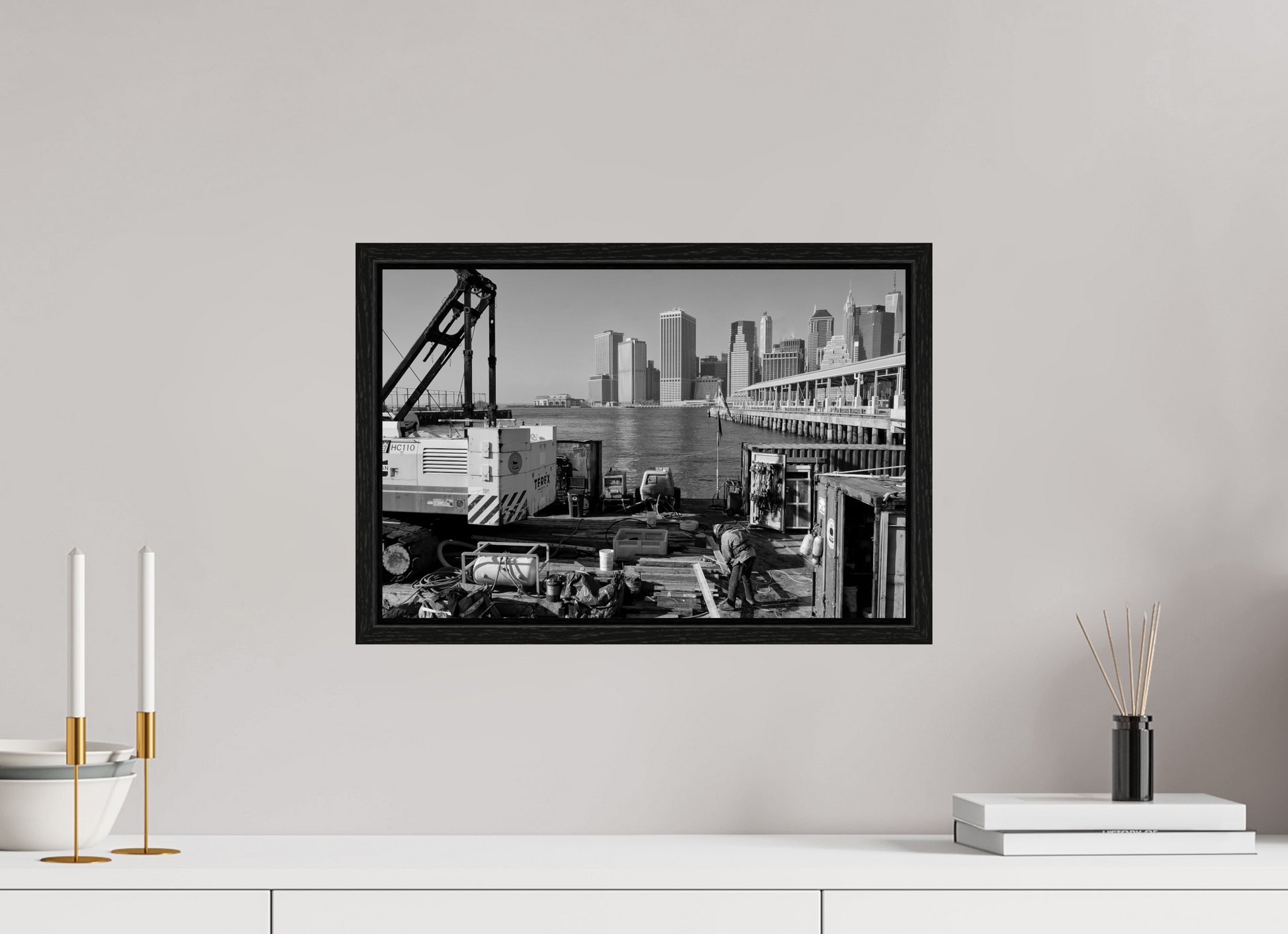 New York City Street Photography - Workers in front of Skyline b&w