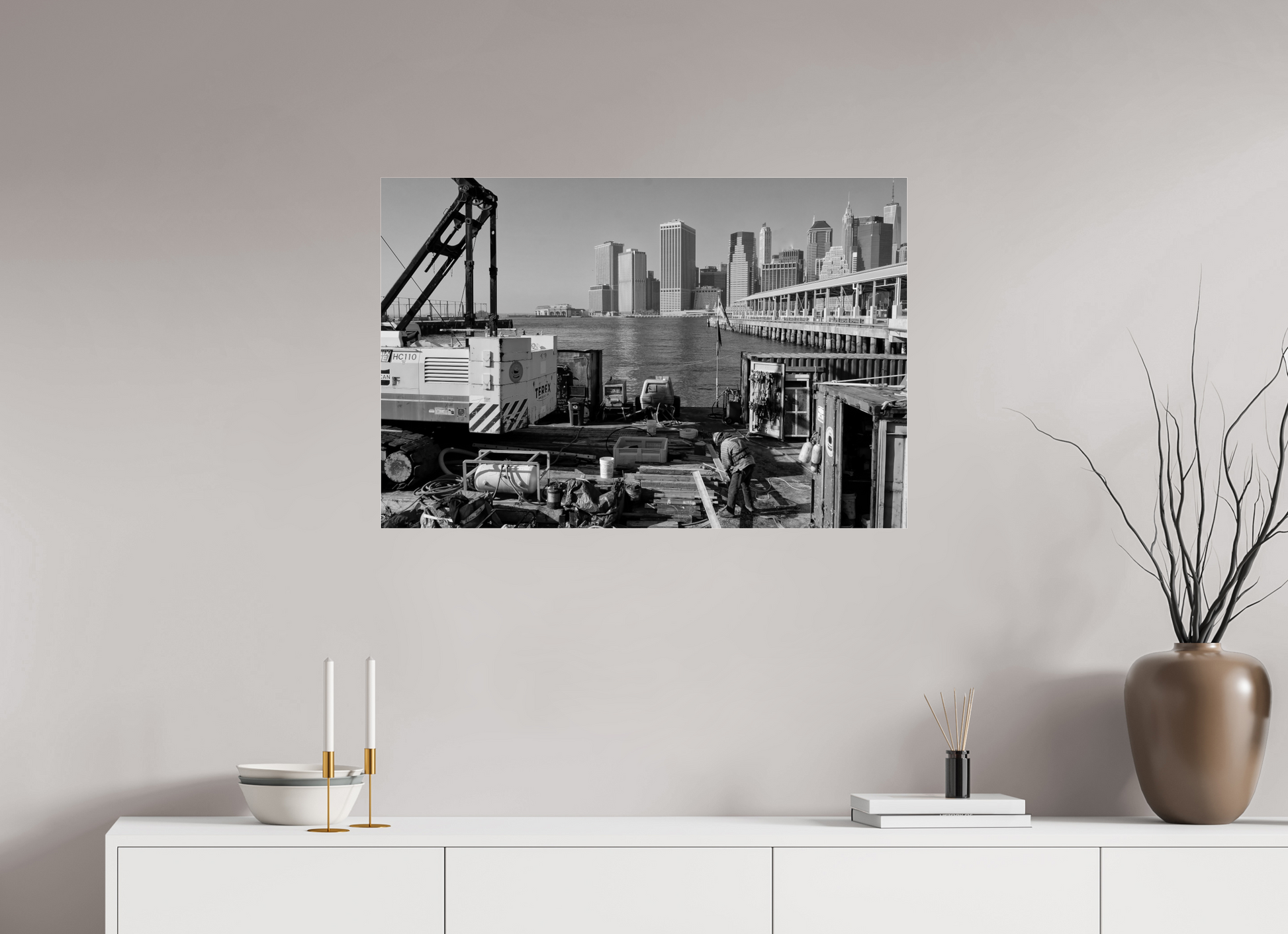 New York City Street Photography - Workers in front of Skyline b&w